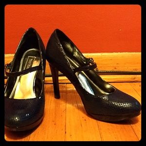 White House Black Market "Bailey" navy blue heels